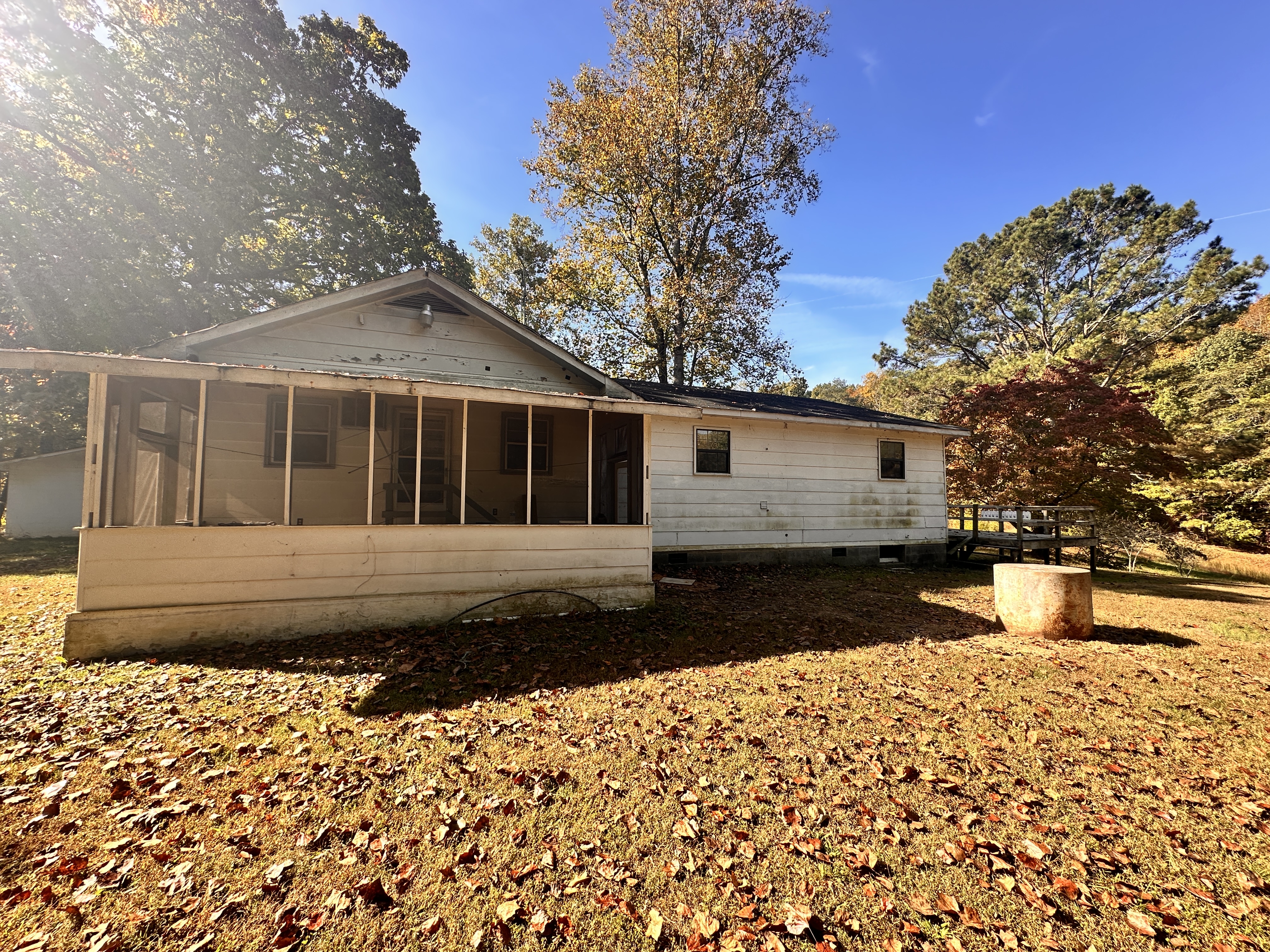 24.43 Acres with Home, Cabin and Pond in Decatur, TN — photo