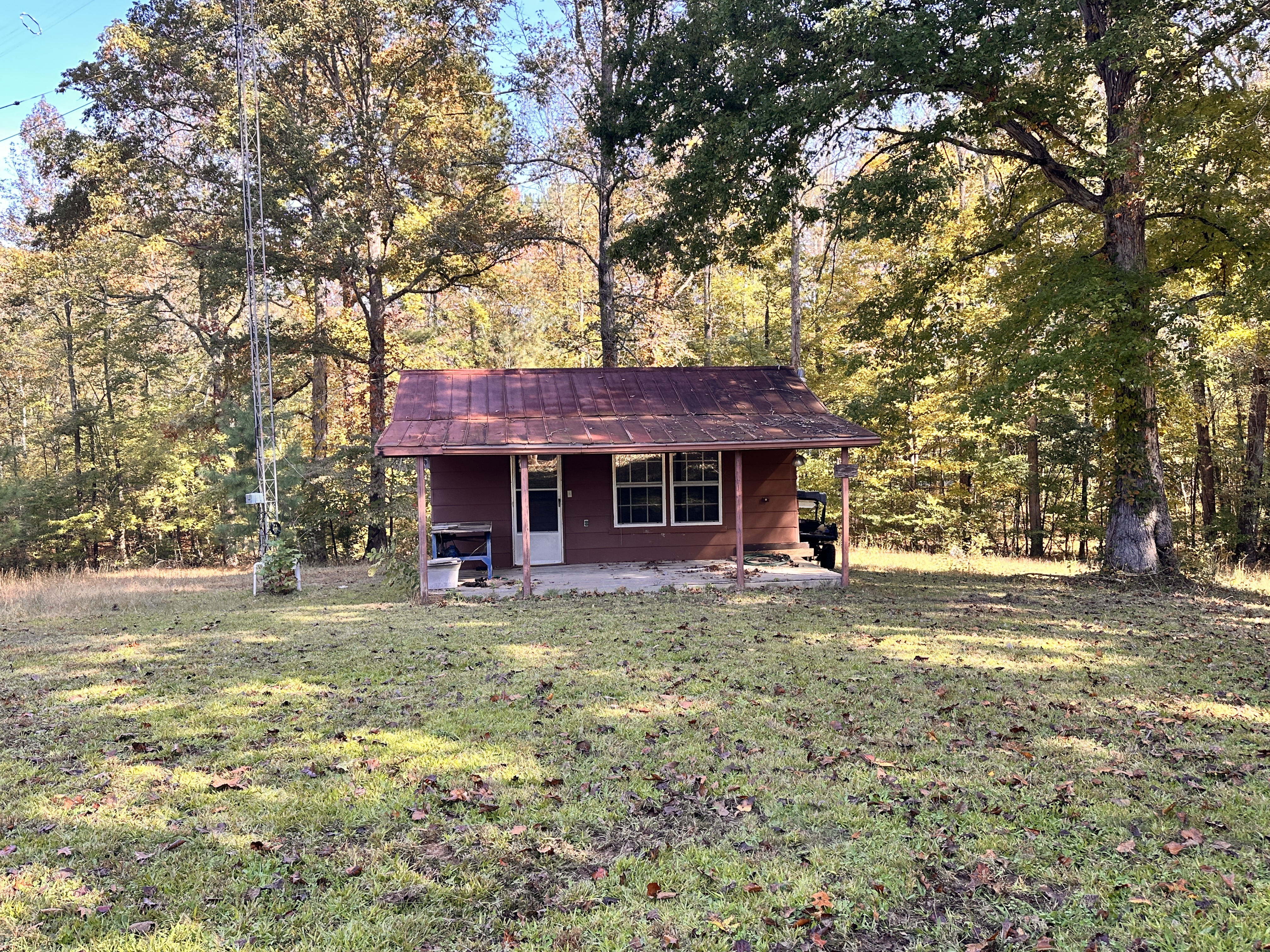 24.43 Acres with Home, Cabin and Pond in Decatur, TN — photo