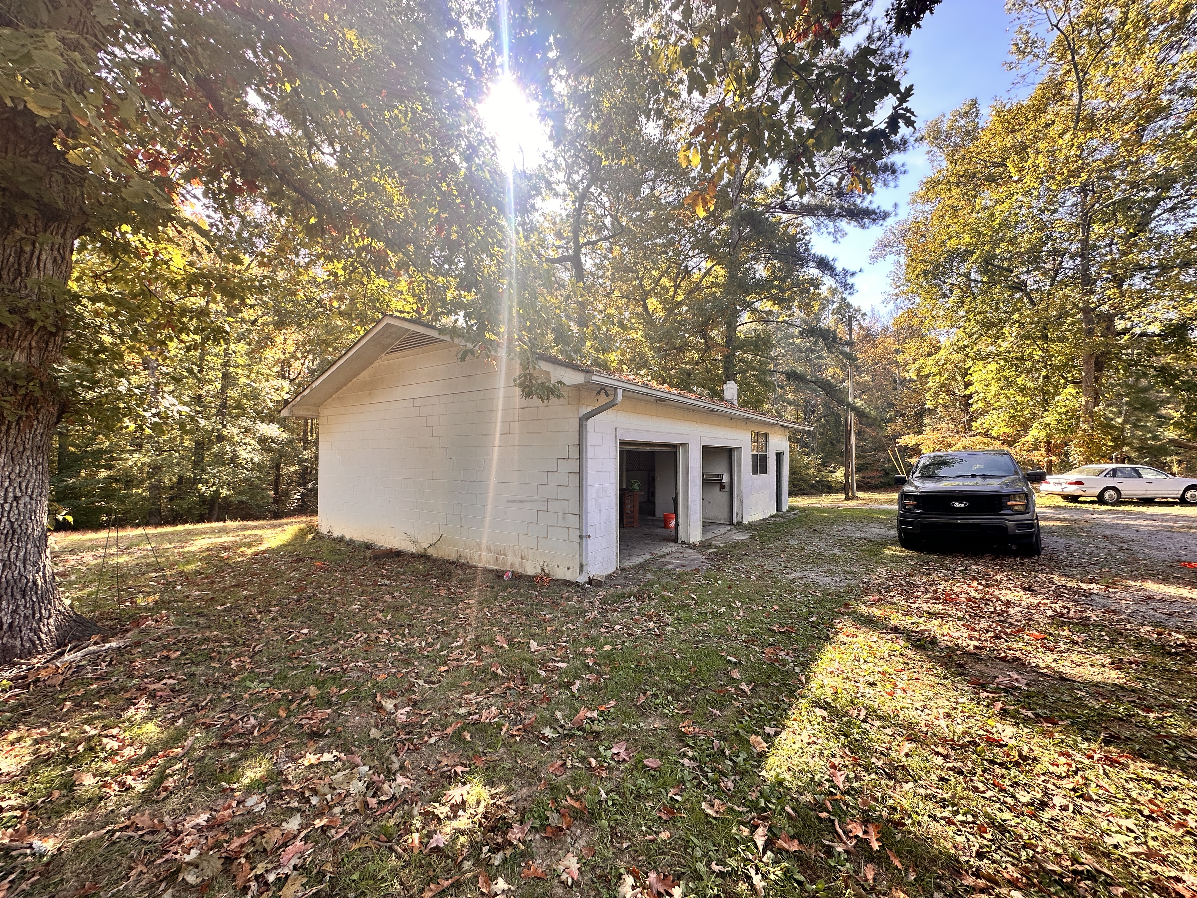 24.43 Acres with Home, Cabin and Pond in Decatur, TN — photo