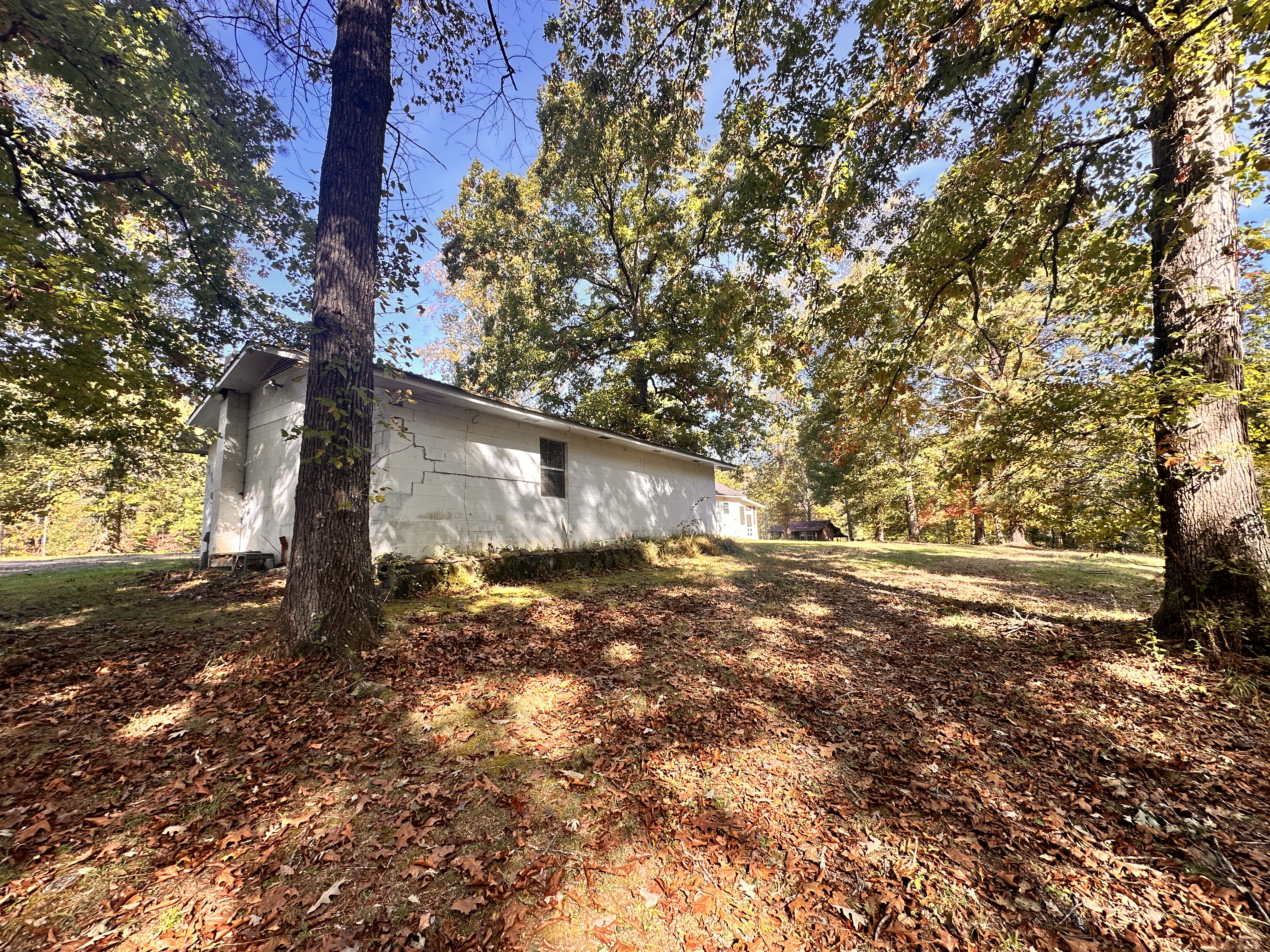 24.43 Acres with Home, Cabin and Pond in Decatur, TN — photo